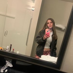 Meet your Posher, Isabella